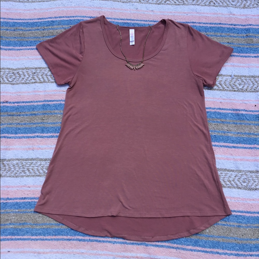 Lularoe Classic Tee ☀️sale2/$15☀️